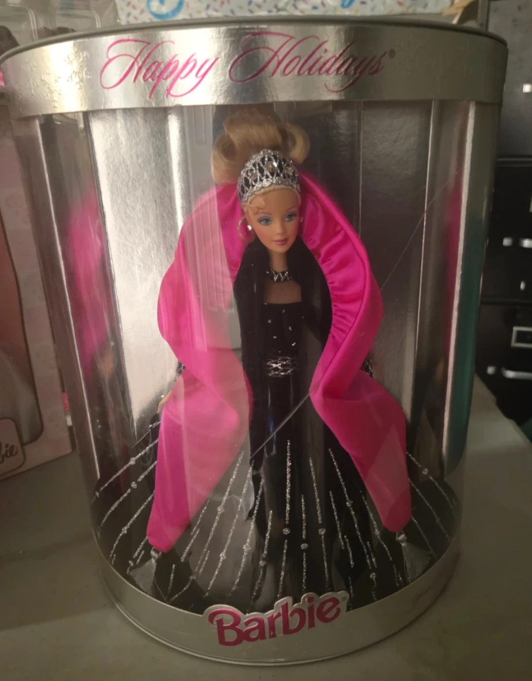 Happy Holidays Barbie Doll - photo 2