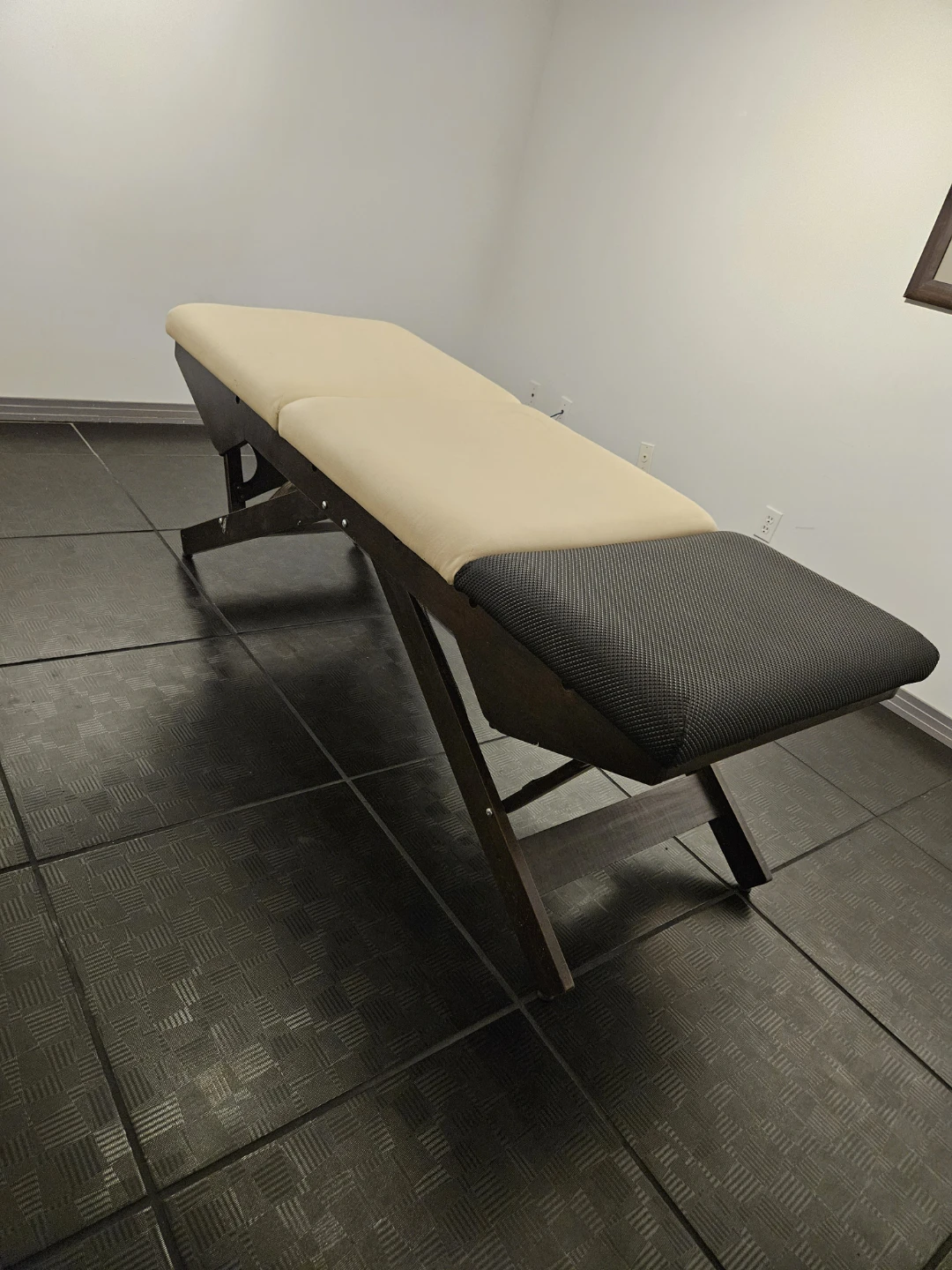 Nomad Tattoo Bed
