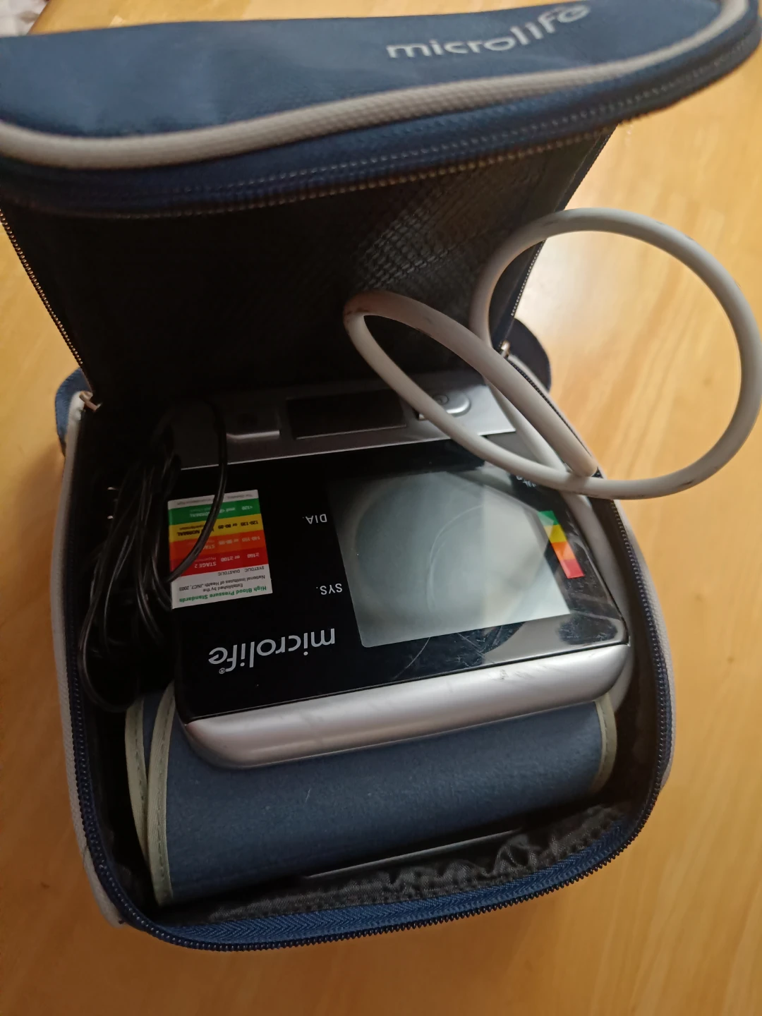 Microlife Blood Pressure Monitor with Carrying Case - photo 2