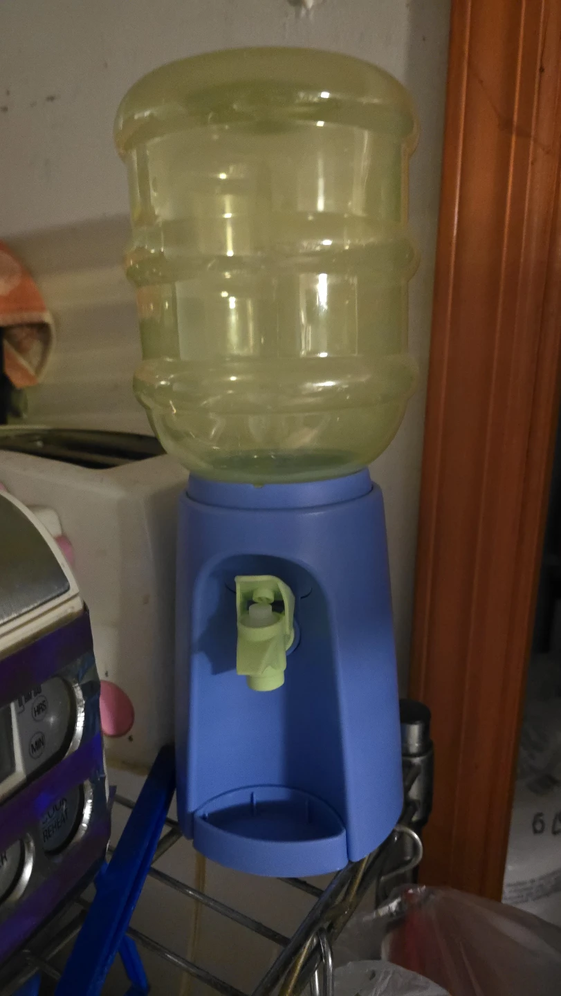 🏈  Water Dispenser