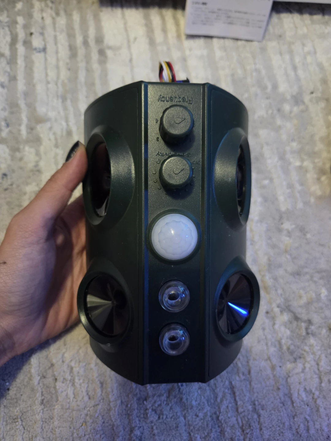 Garden Solar Ultrasonic Vibration Buzzer Animal Repeller - photo 5