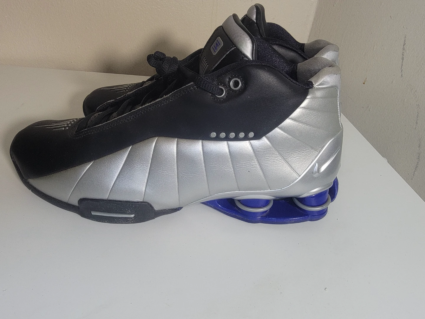 Nike Shox Basketball Shoes Silver Black Blue - photo 2