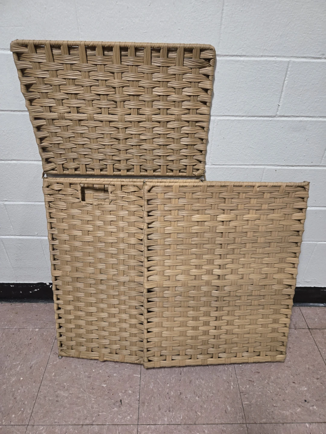 Foldable Faux Rattan Laundry Hamper with Hinged Lid - Tan Wicker - photo 5