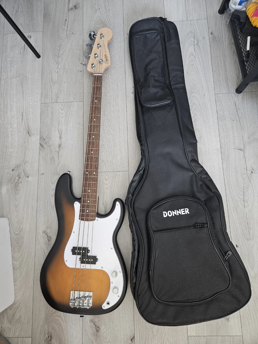 Squier Precision Bass Sunburst with Donner Gig Bag