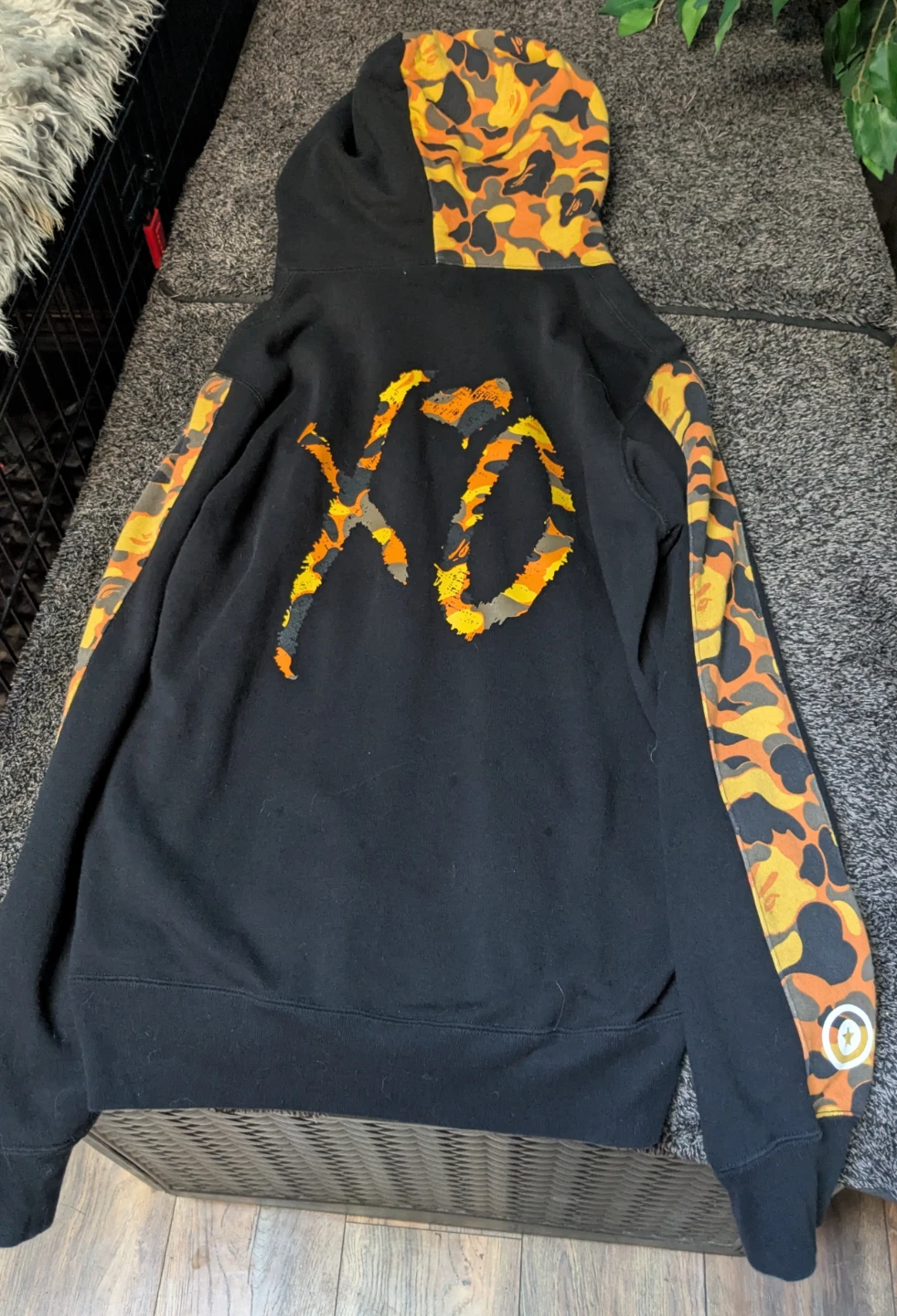 Bape XO hoodie authentic xl WILL SELL IT FOR 250$ FOR TODAY ONLY - photo 2