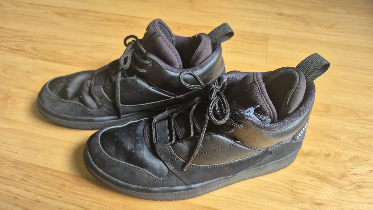 Jordan  Black Sneakers Size 6.5Y