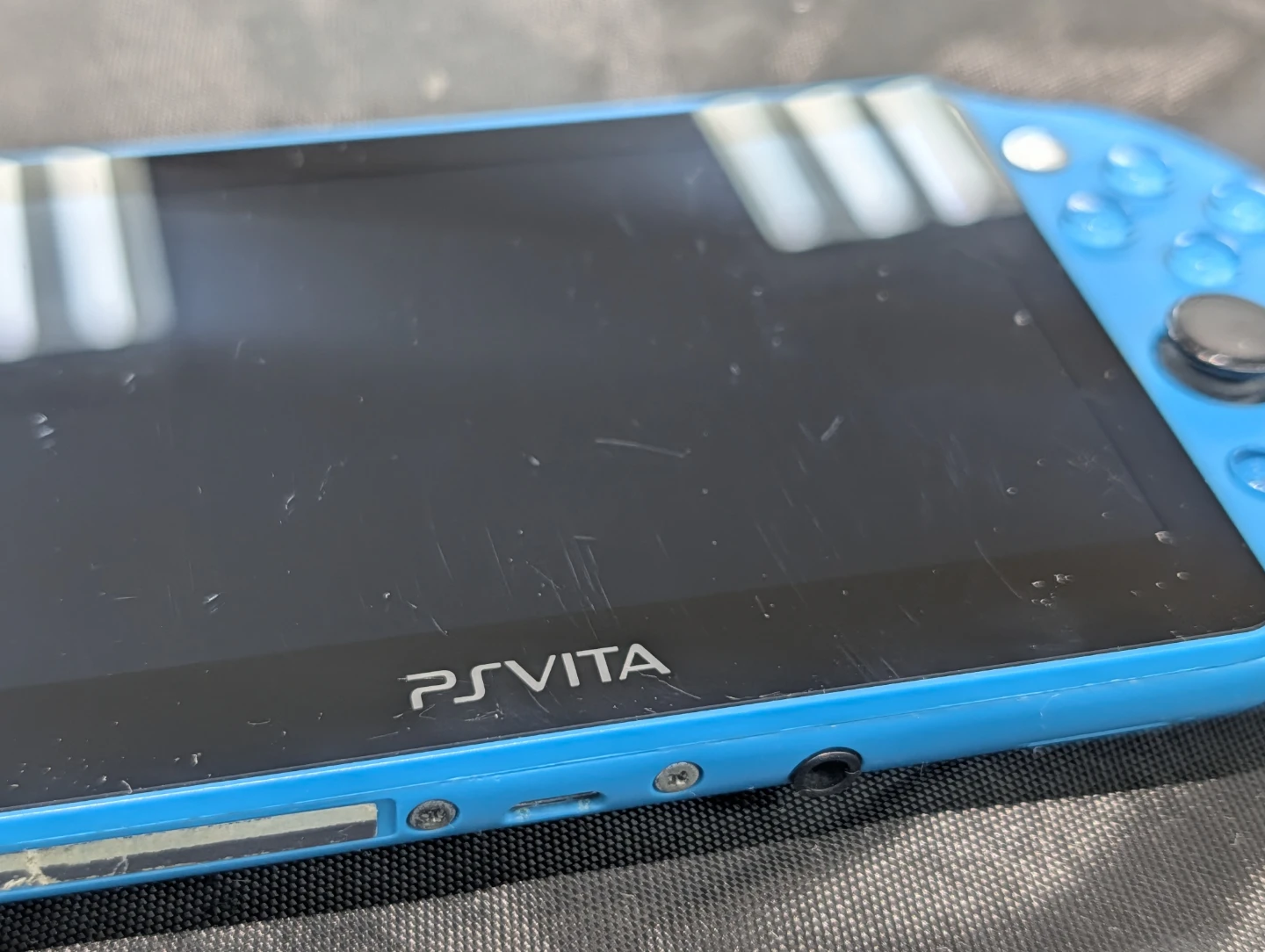 Sony PlayStation Vita PCH2000 - photo 3