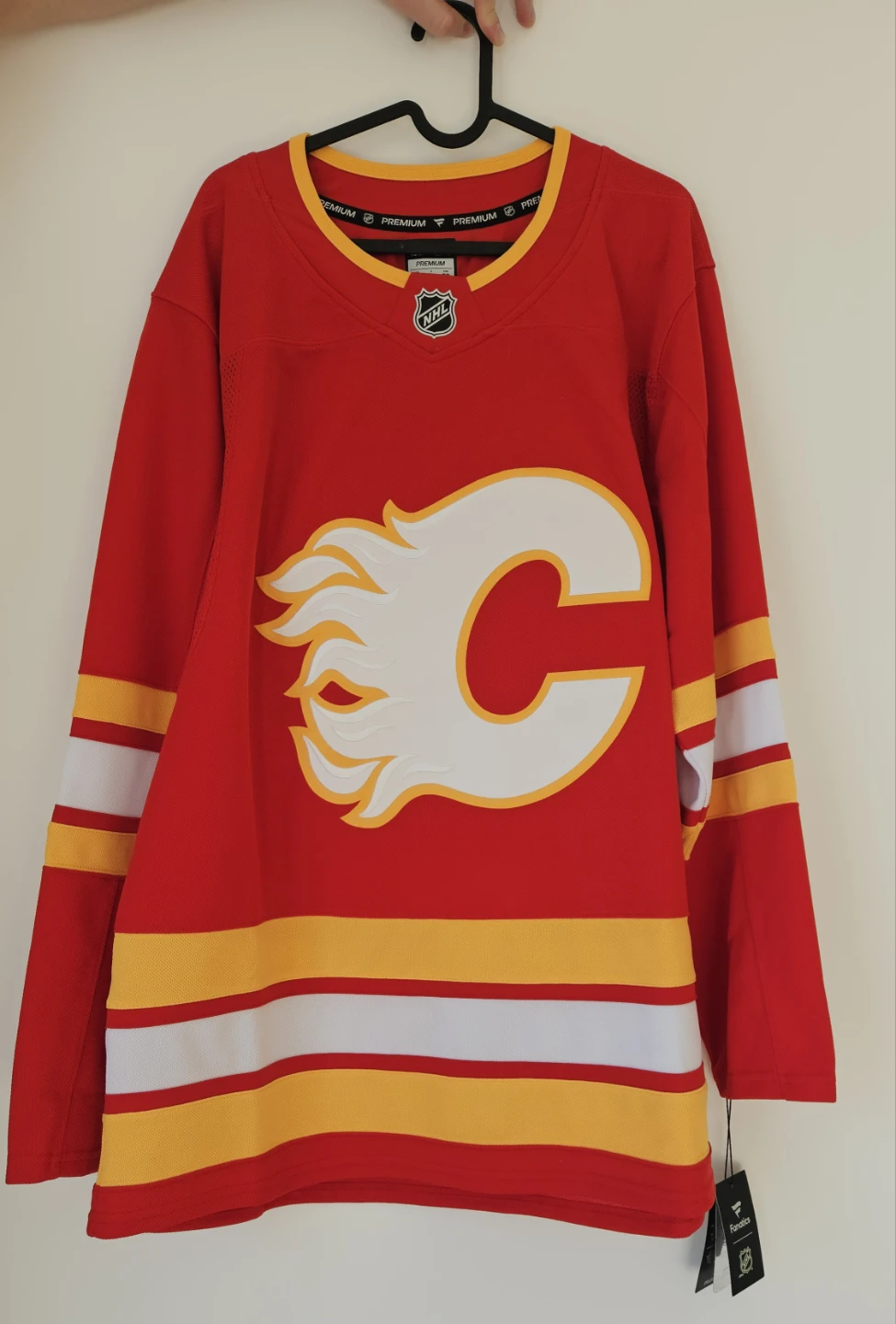 Calgary Flames Jersey Size 52