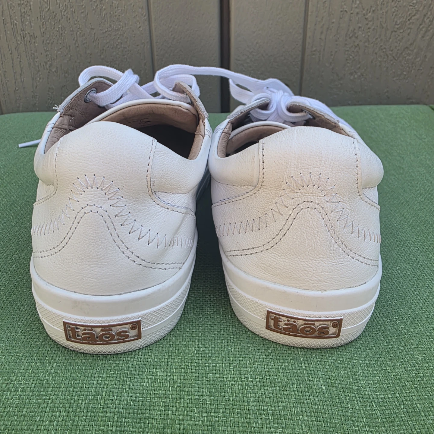 Taos white leather sneakers size 7 - photo 4