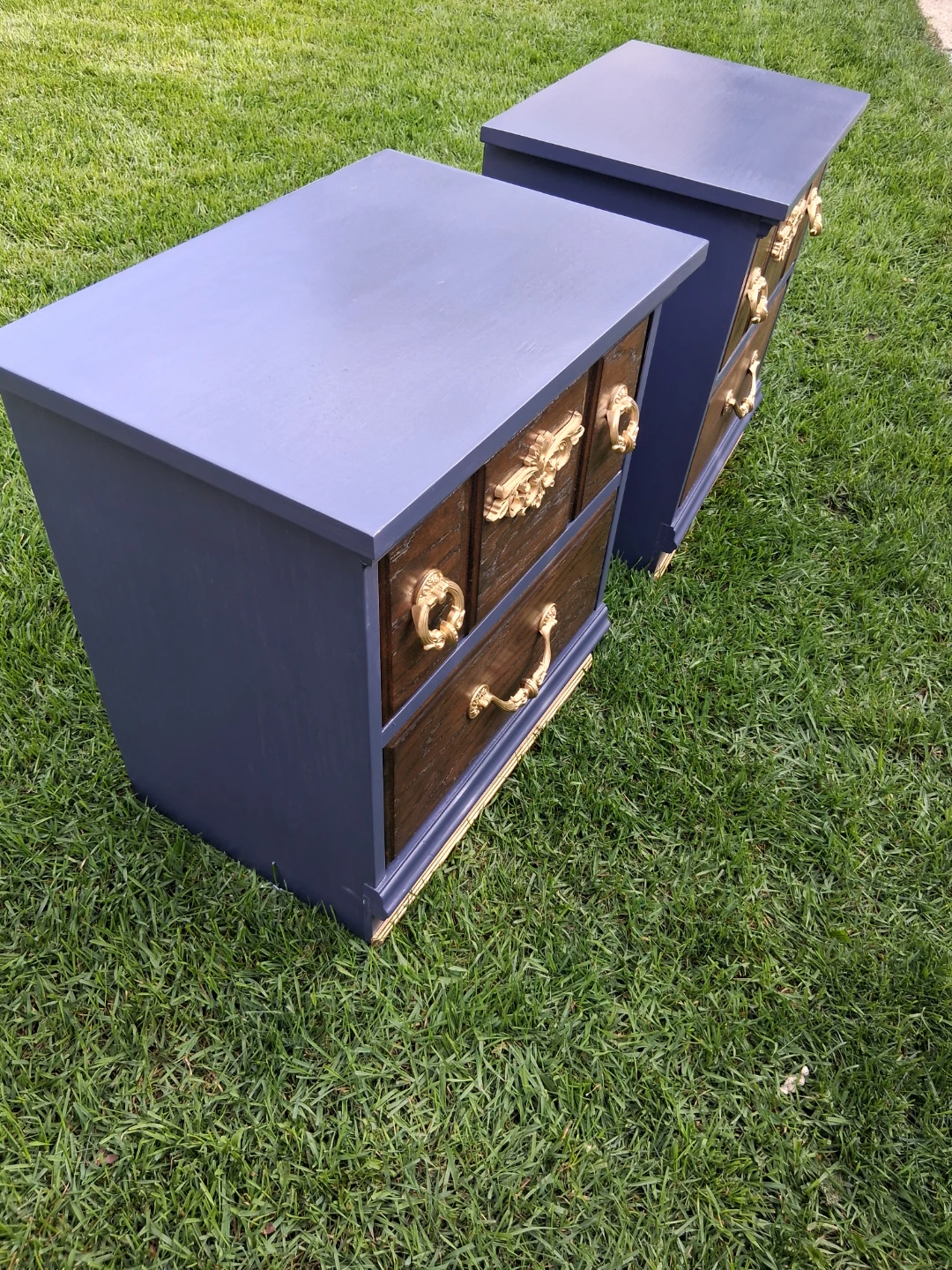 Set of Two Refinished Nightstands - photo 3