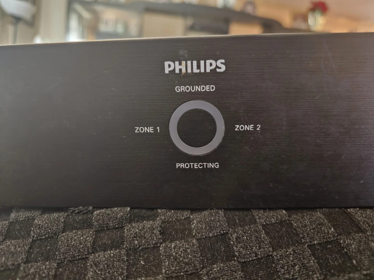 Phillip 2 Zone Power bar with remote control - photo 3