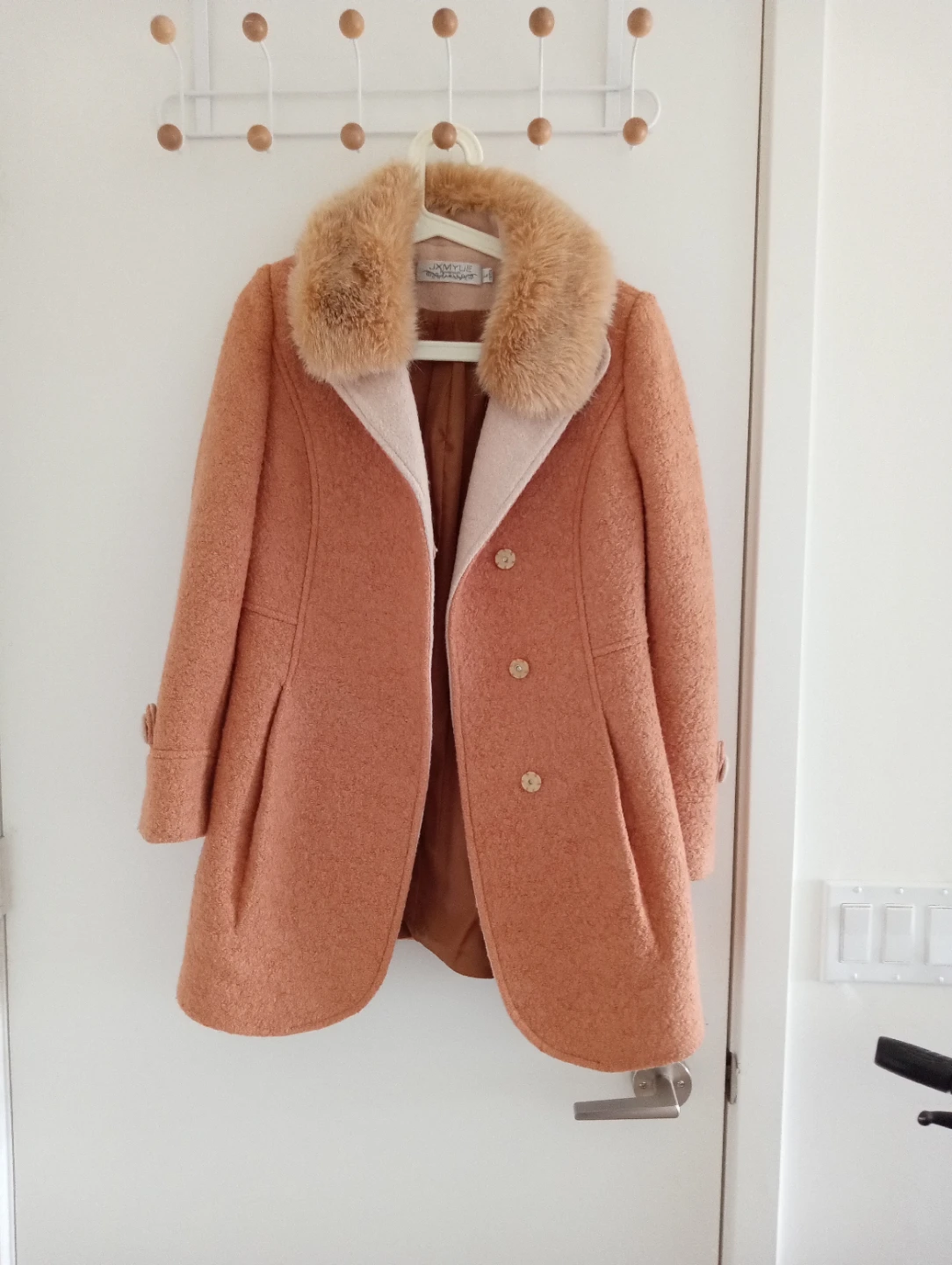 New Spring jacket n Fur collar coat $50 for 3. - photo 2