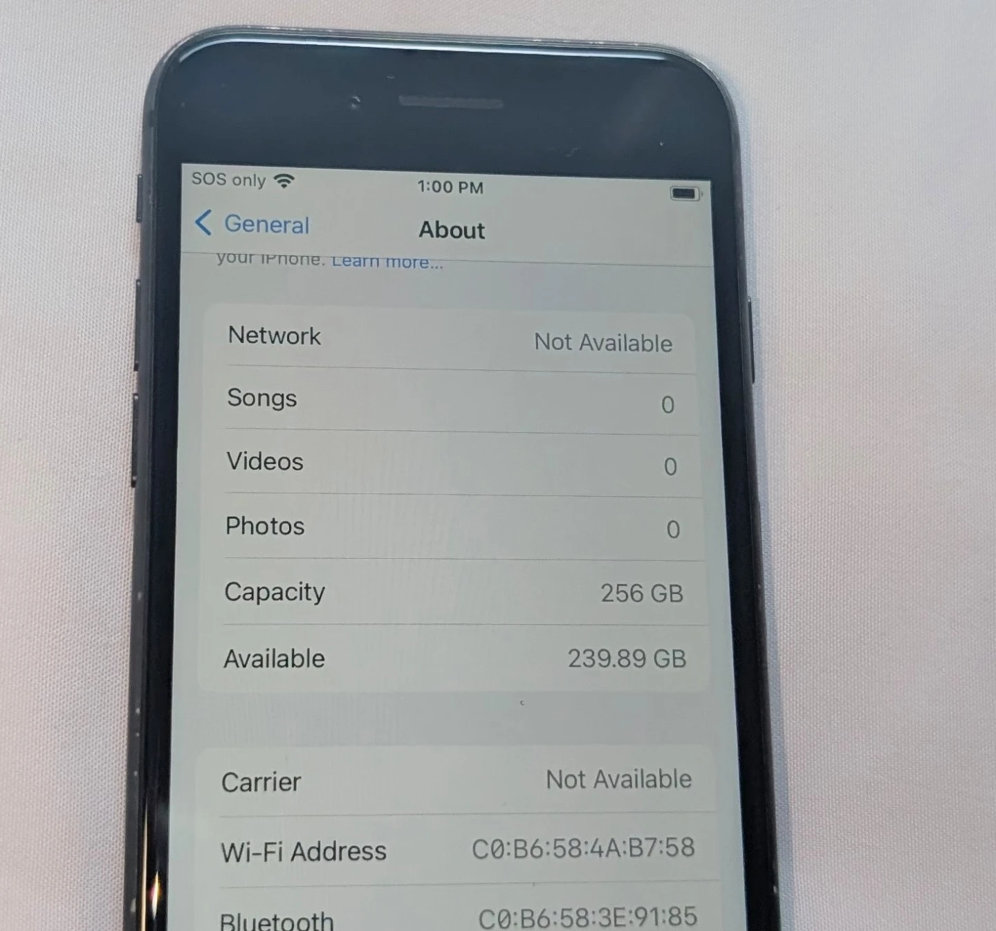 Great Condition APPLE iPhone 8 UNLOCKED 256GB Cell Phone - photo 2