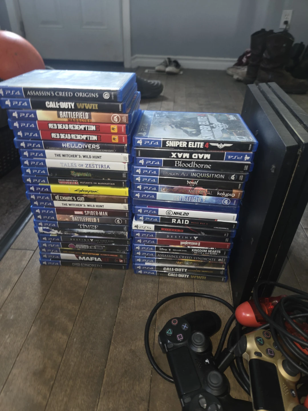 PlayStation 4 pro Video Game Bundle 40 games