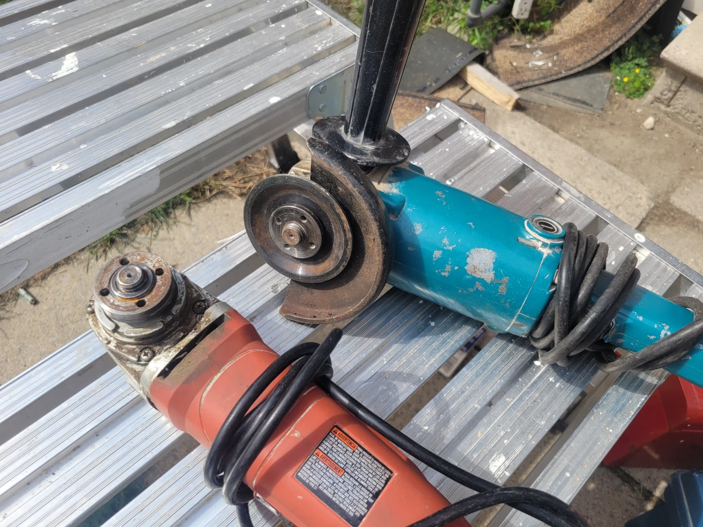 Makita 9005B and Skil Angle Grinders - photo 4