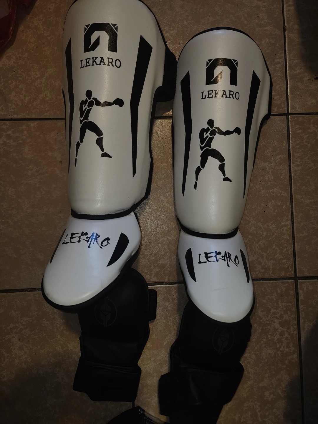 Lekaro Boxing Gloves and Shin Guards Set - photo 5