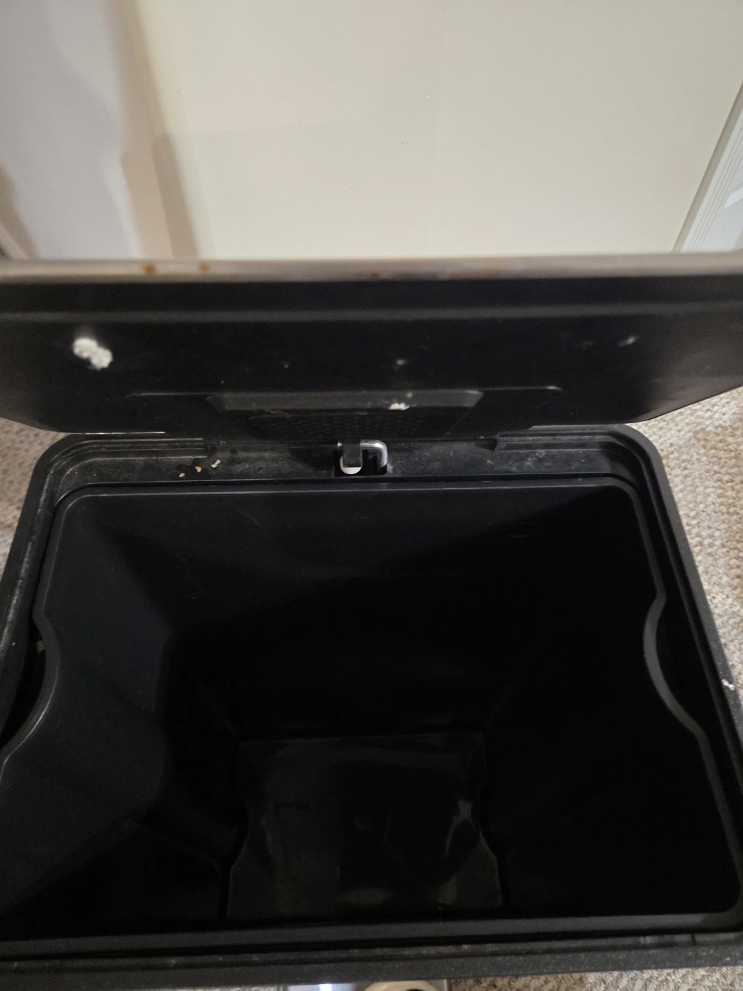 White Soft Close Step Trash Can - photo 2