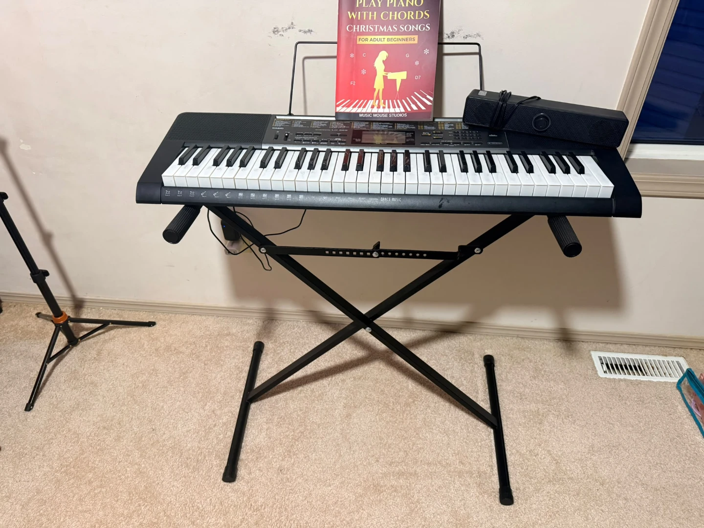 Casio LK-265 Keyboard with Stand and Music Book - photo 3
