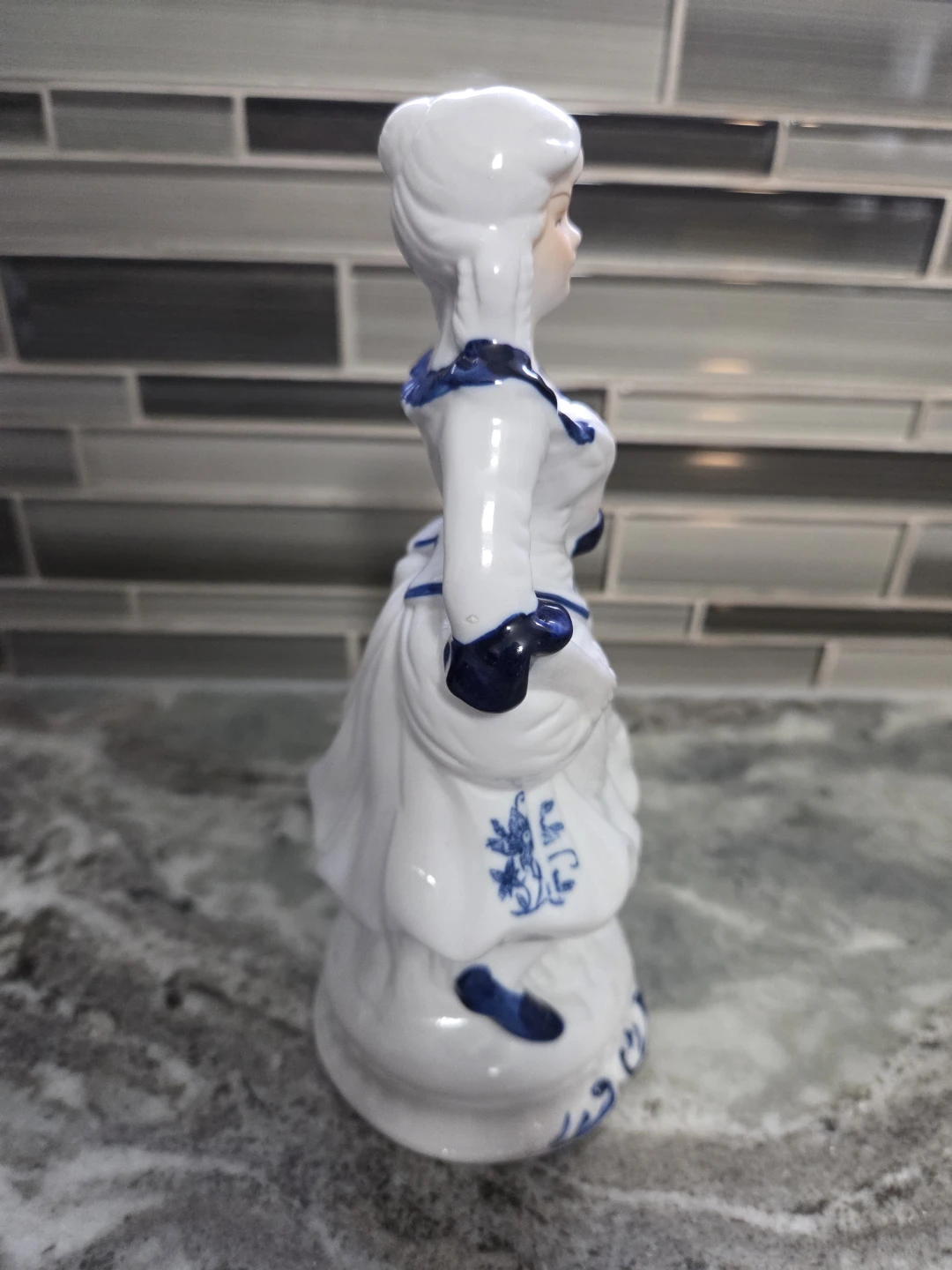 Vintage Porcelain Figurine - photo 3
