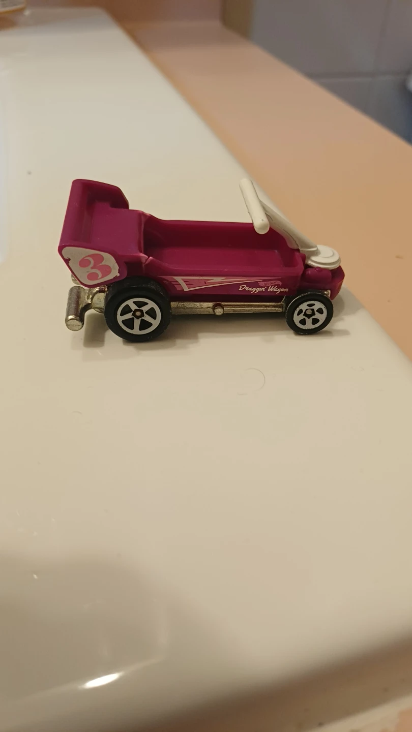 Hot Wheels Draggin Wagon🏈