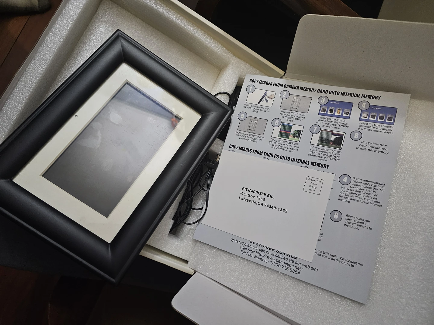 Pandigital 7-inch Digital Photo Frame - photo 3