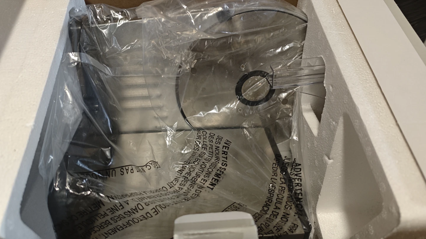 Hamilton Beach 7.5" Meat Slicer Model 78401C - photo 3