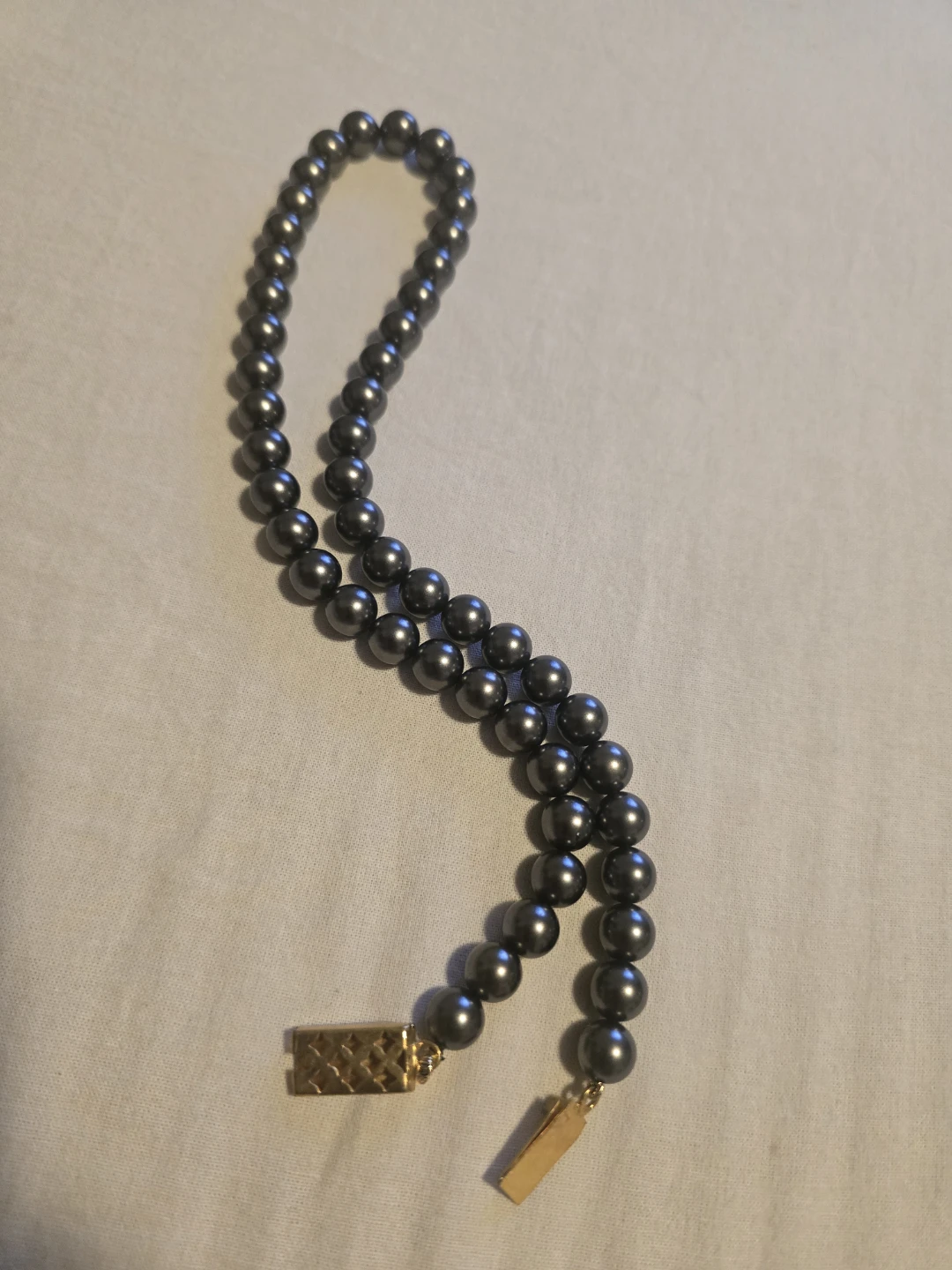 Set of three faux pearl necklaces - photo 2