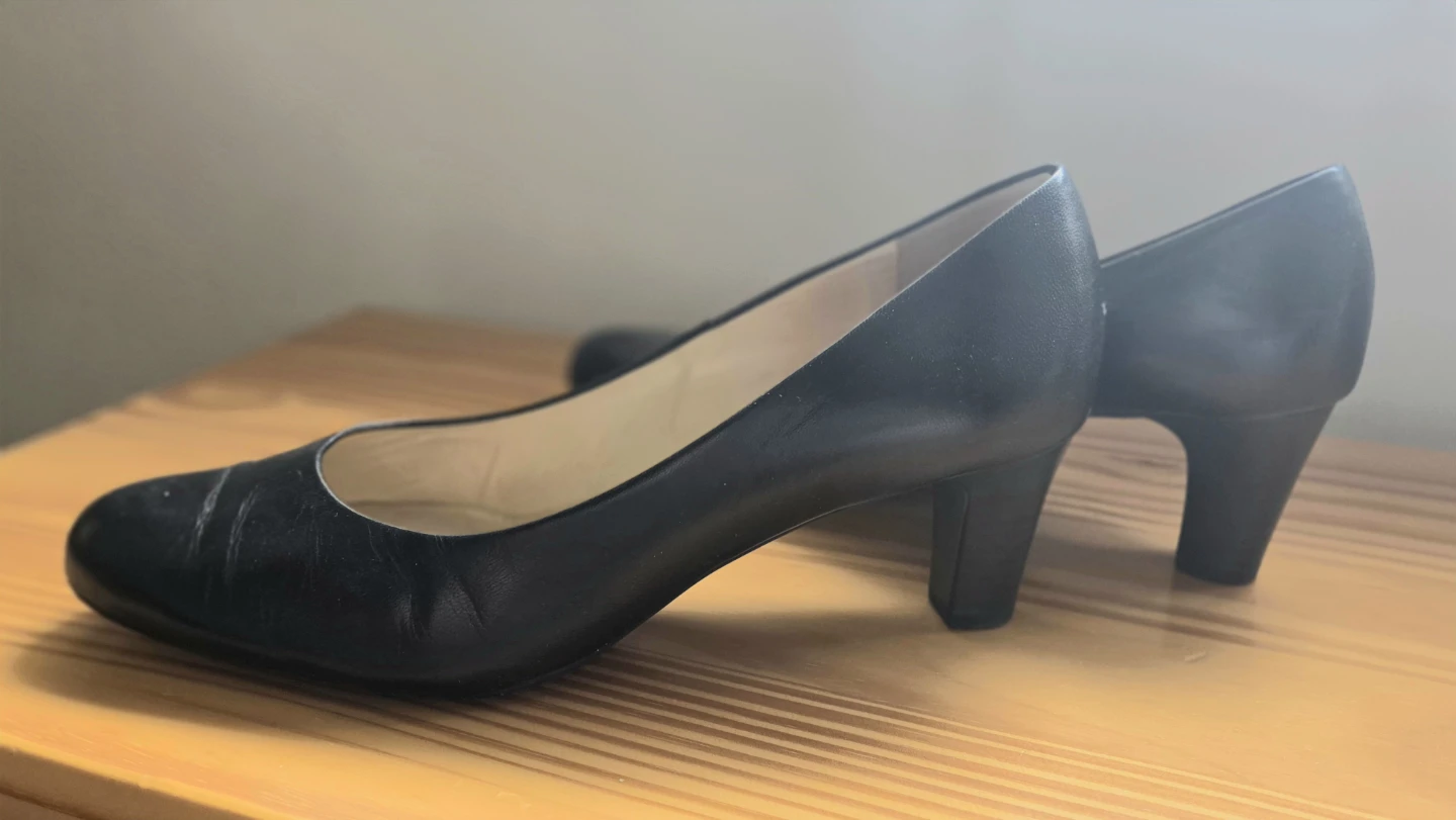 Peter Kaiser Black Leather Pumps size 9 - photo 3