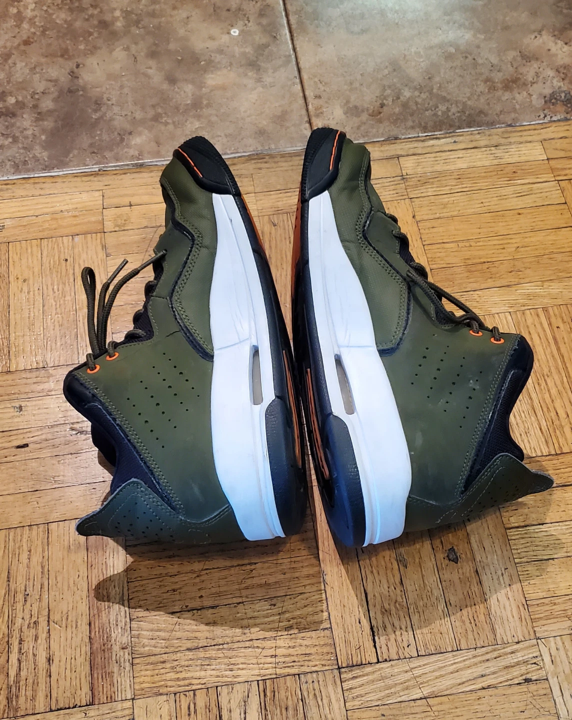Men's Jordan Sneakers Shoes  Size 9.5 - photo 4