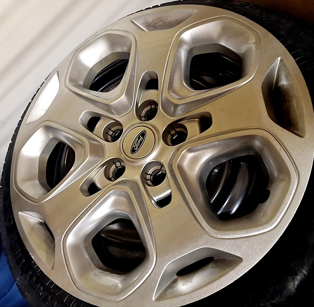 FORD FUSION HUBCAPS ( 4 in total ) - photo 2