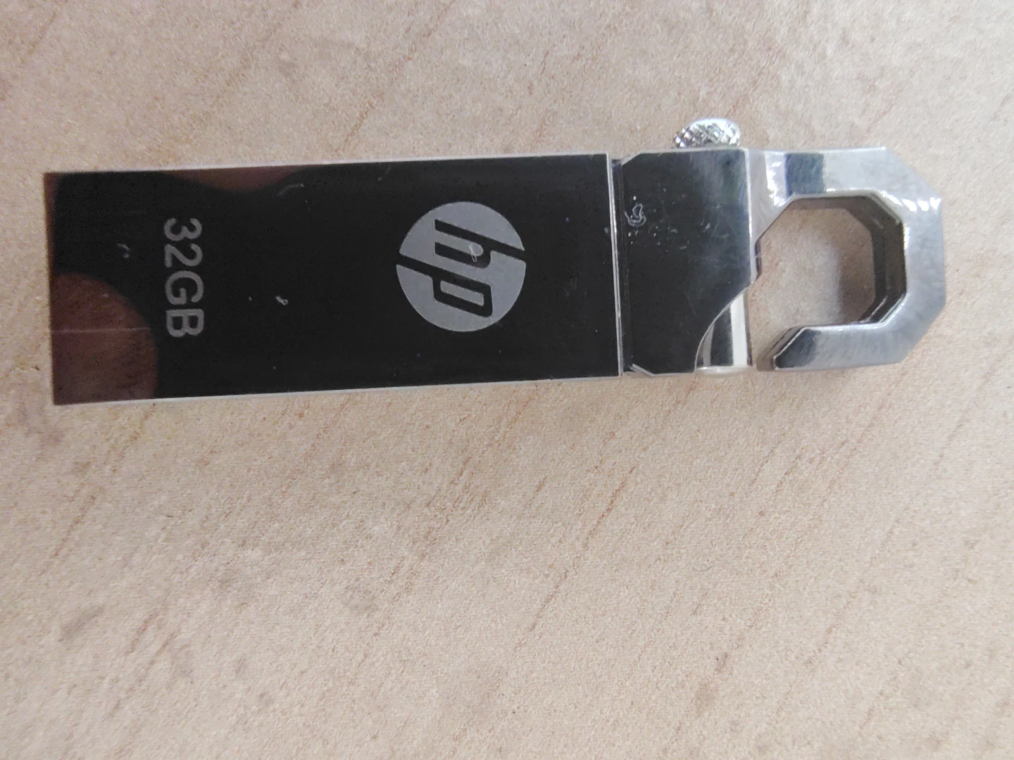 HP 32GB and Silicon Power 8GB USB Flash Drives - photo 2