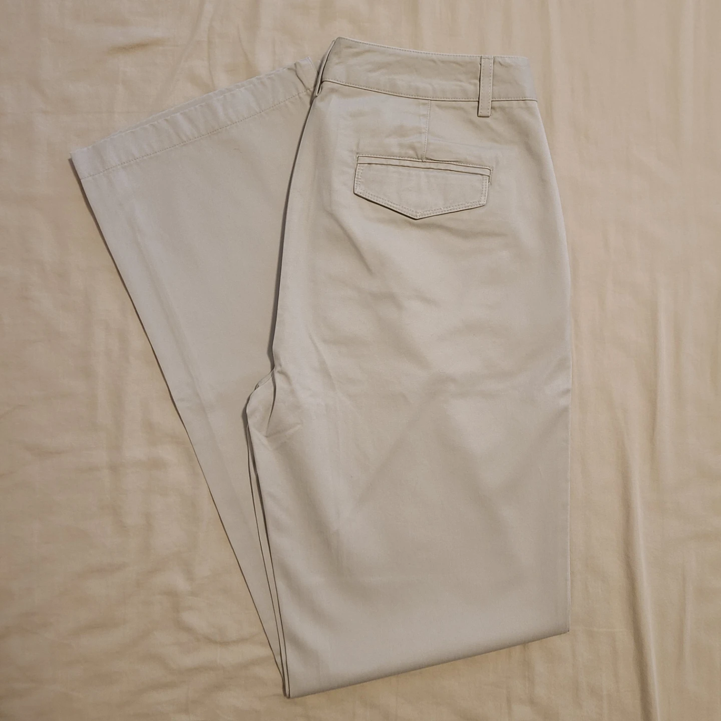 L.L.Bean Beige Chinos Size 8  🏈