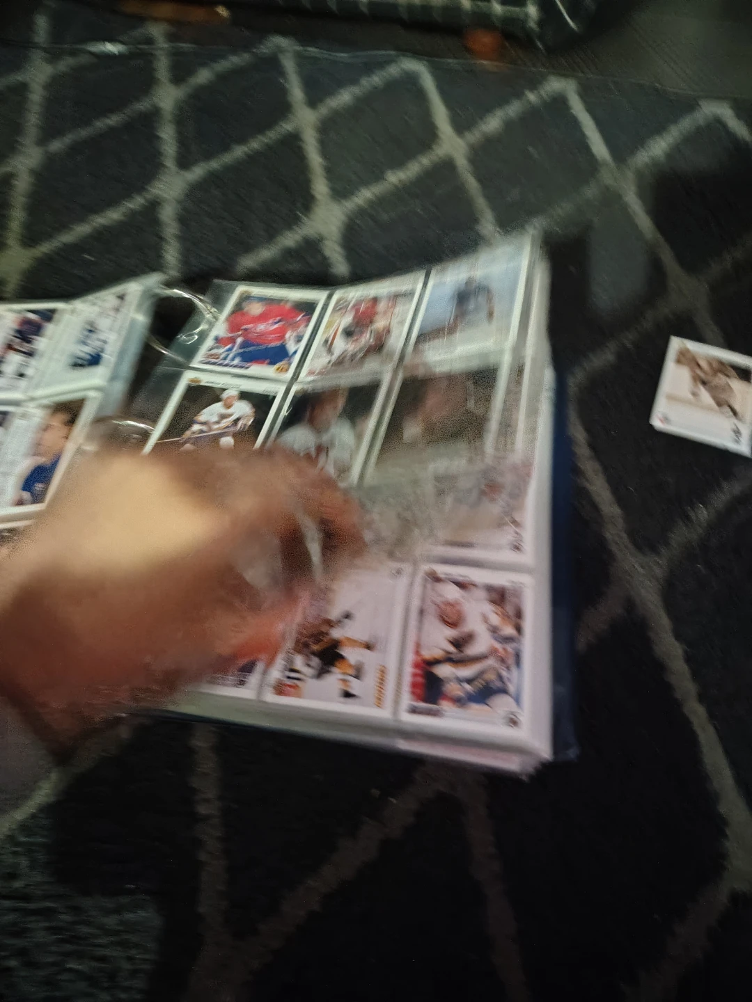 300+ Hockey cards in binder - photo 2