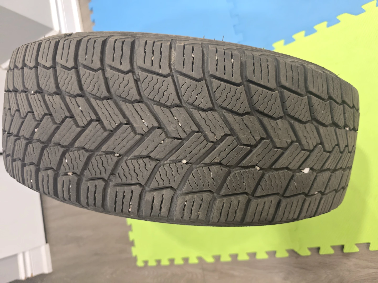 Snow Tire Michellin  205 55 R16