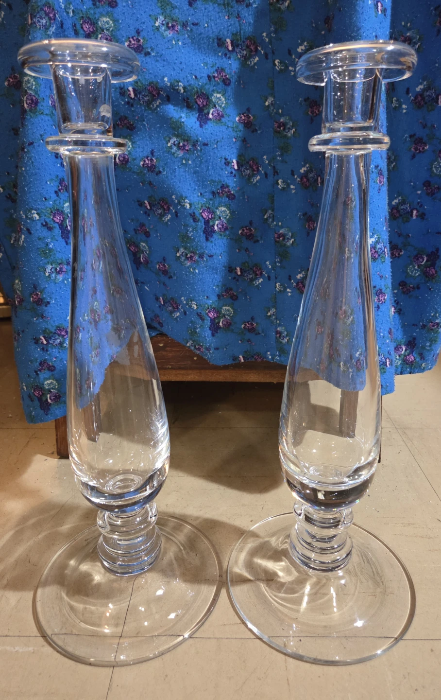 Set of 2 Clear Glass Candlesticks