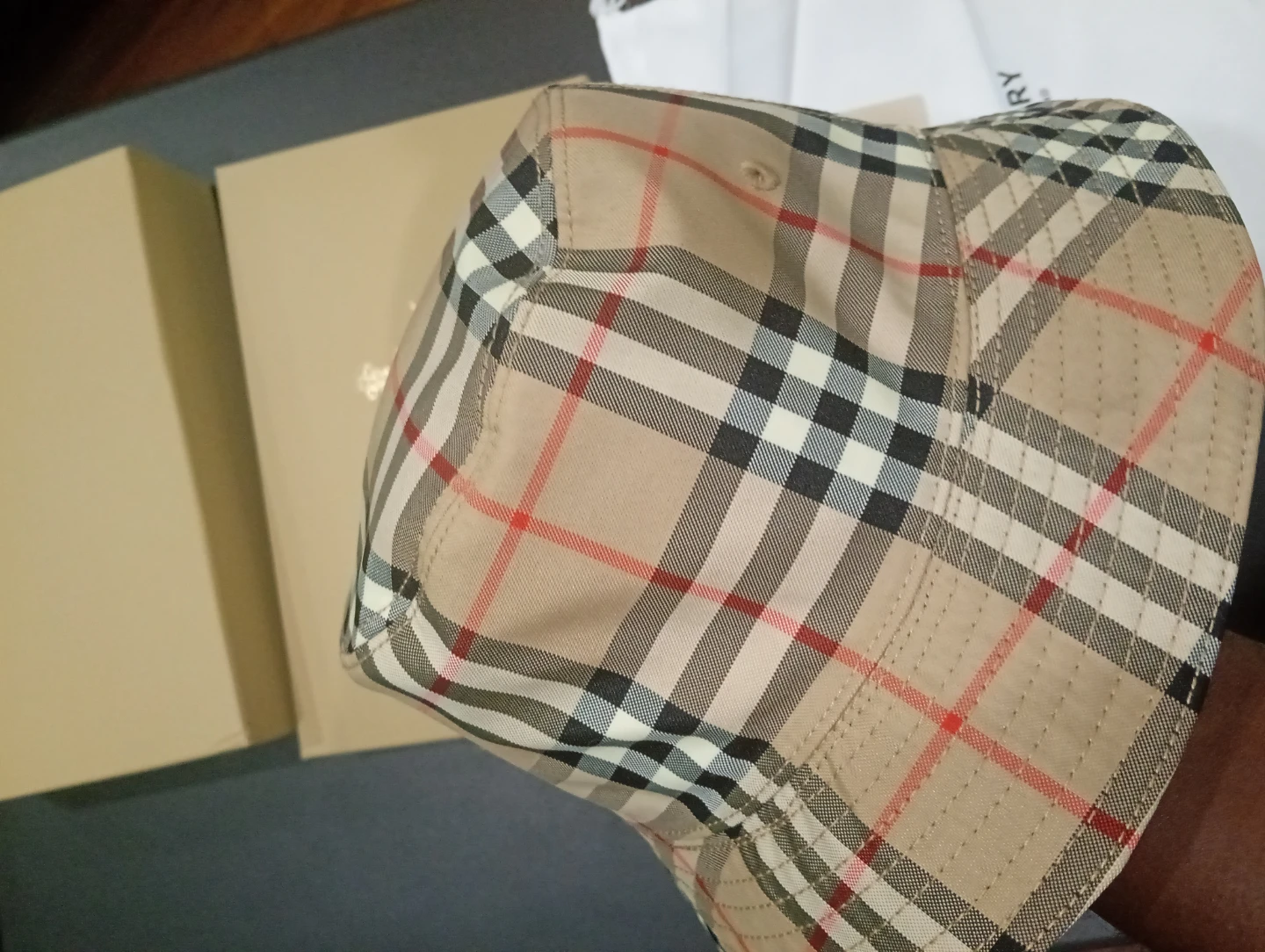 Burberry Vintage Check Bucket Hat unisex