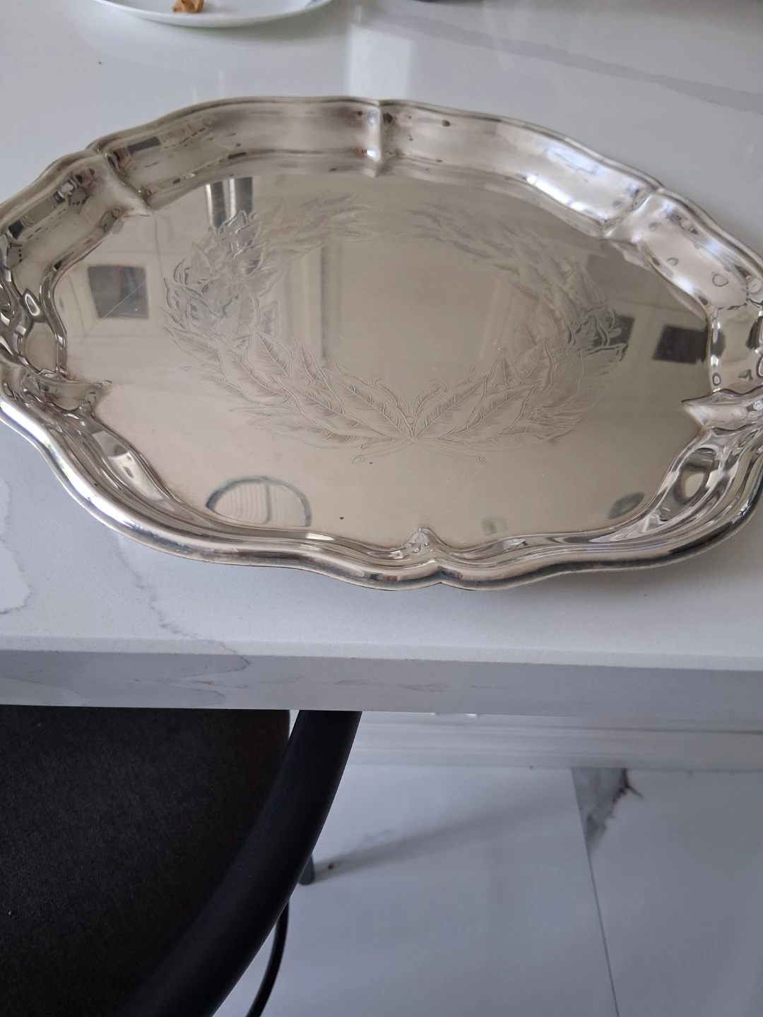 Silver Plated Serving Tray with Laurel Wreath Design - photo 3