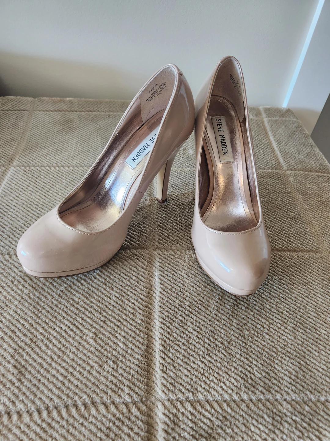 Steve Madden Nude Patent Pumps Size 7