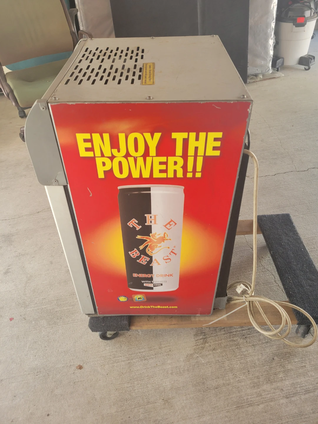 Coolpoint The Beast Energy Drink Mini Fridge - photo 3
