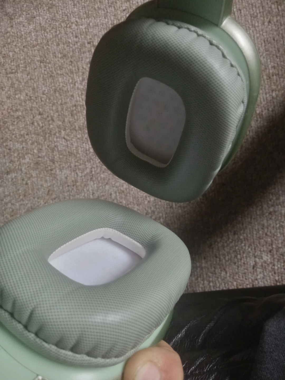 Light Green Wireless Over-Ear Headphones - photo 4
