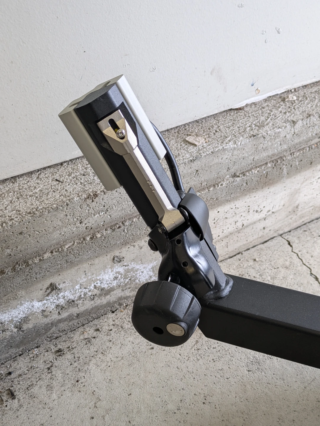 Thule EasyFold XT 2-Bike Hitch Carrier - photo 5