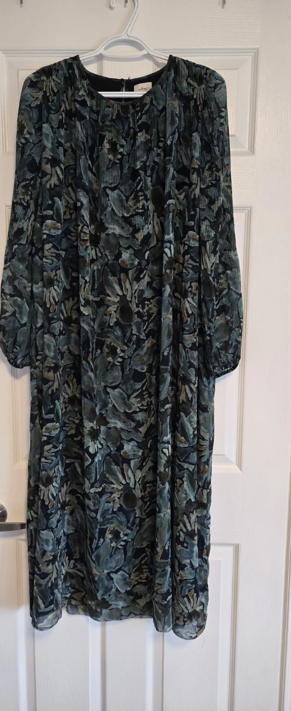 Aritizia dress