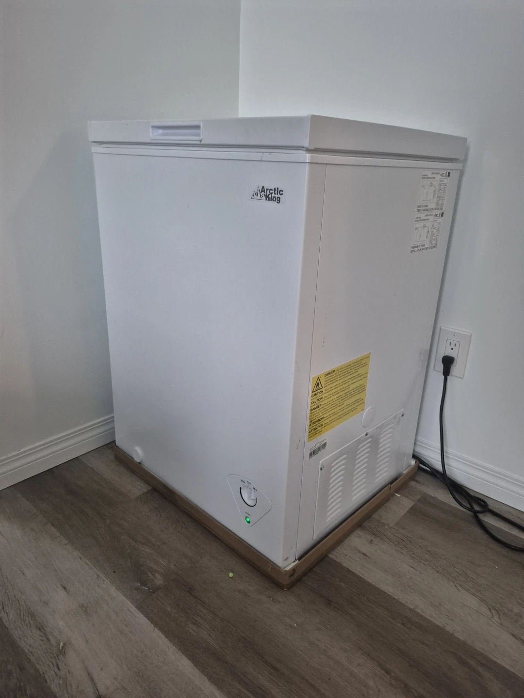 Arctic King Chest Freezer - photo 3