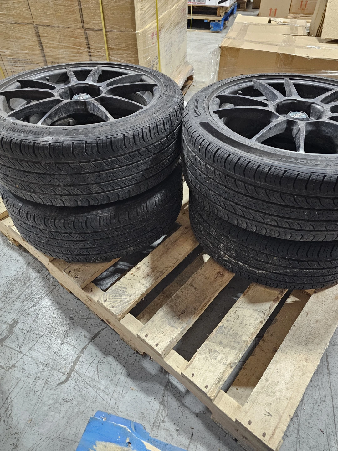 Set of 4 Continental Tires with Alloy Rims - photo 4
