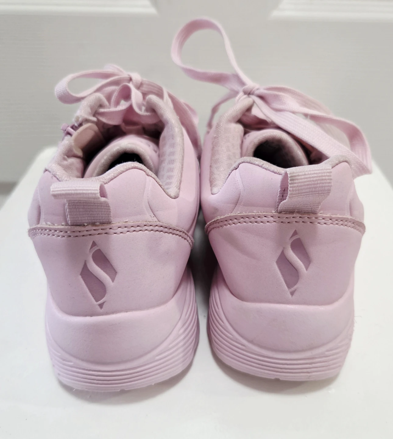 Like New Skechers Girls Uno Lite Easy Zip Sneakers size 3 - photo 3