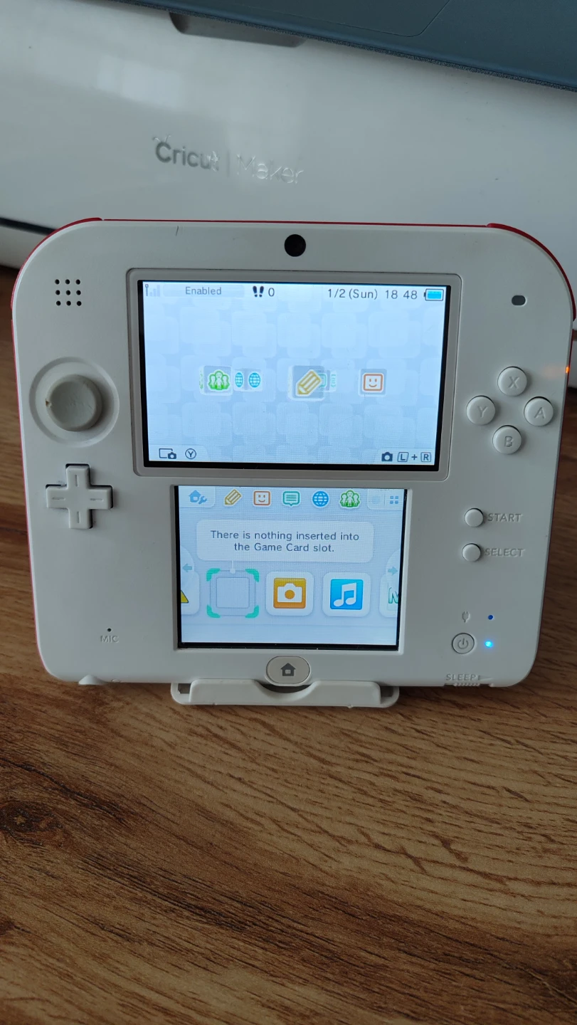 Nintendo 2DS White and Red