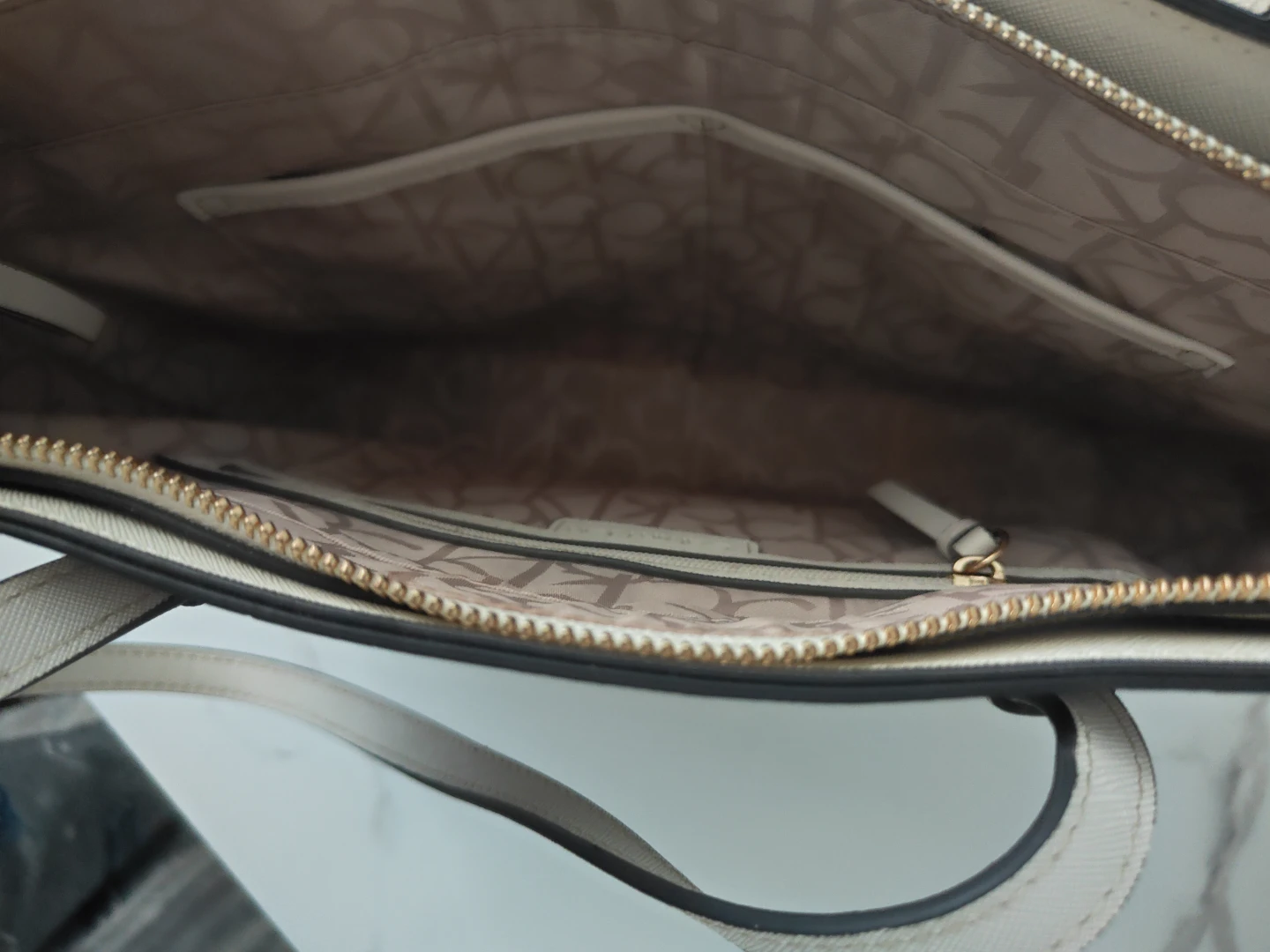 Calvin Klein monogram tote bag - photo 3
