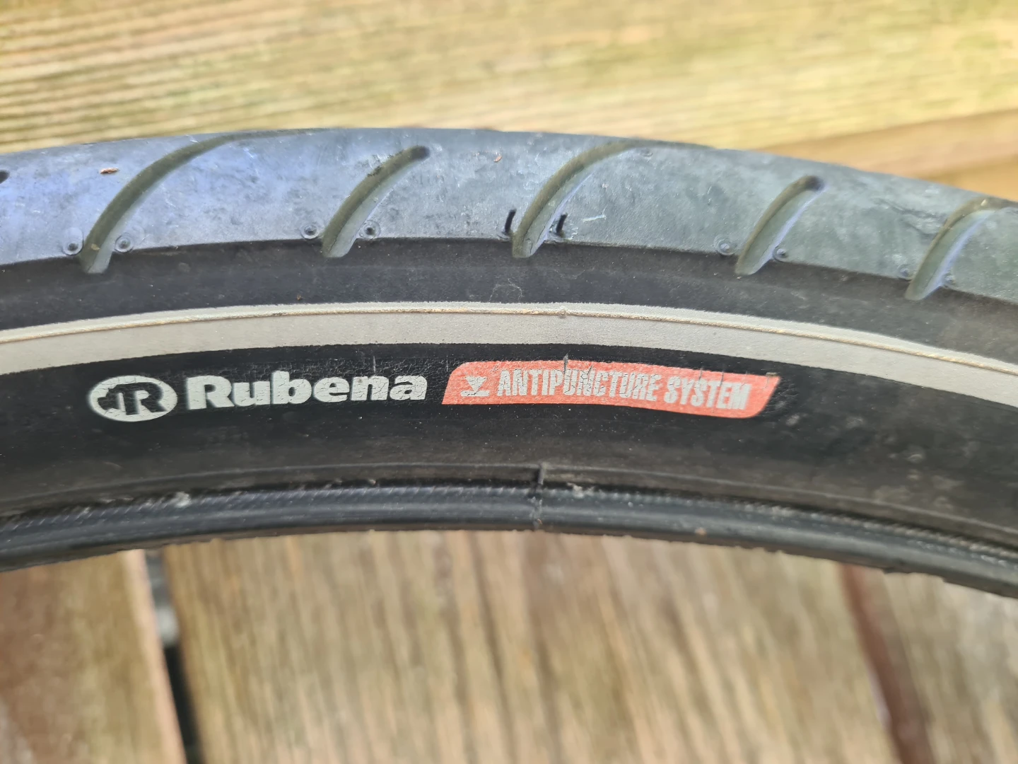 Rubena Bicycle Tire 28 x 2.00