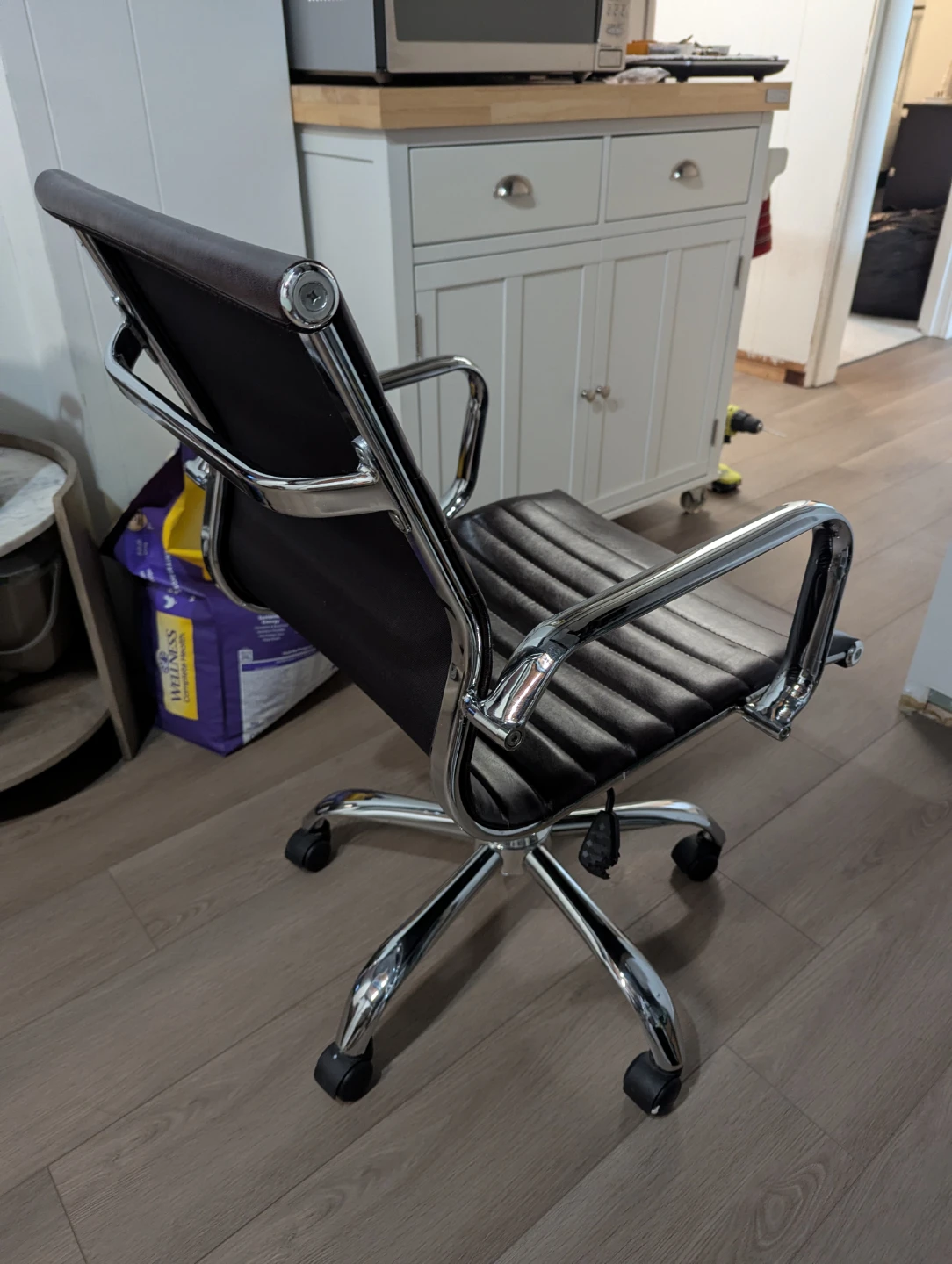 Brown office chair with chrome frame - photo 3