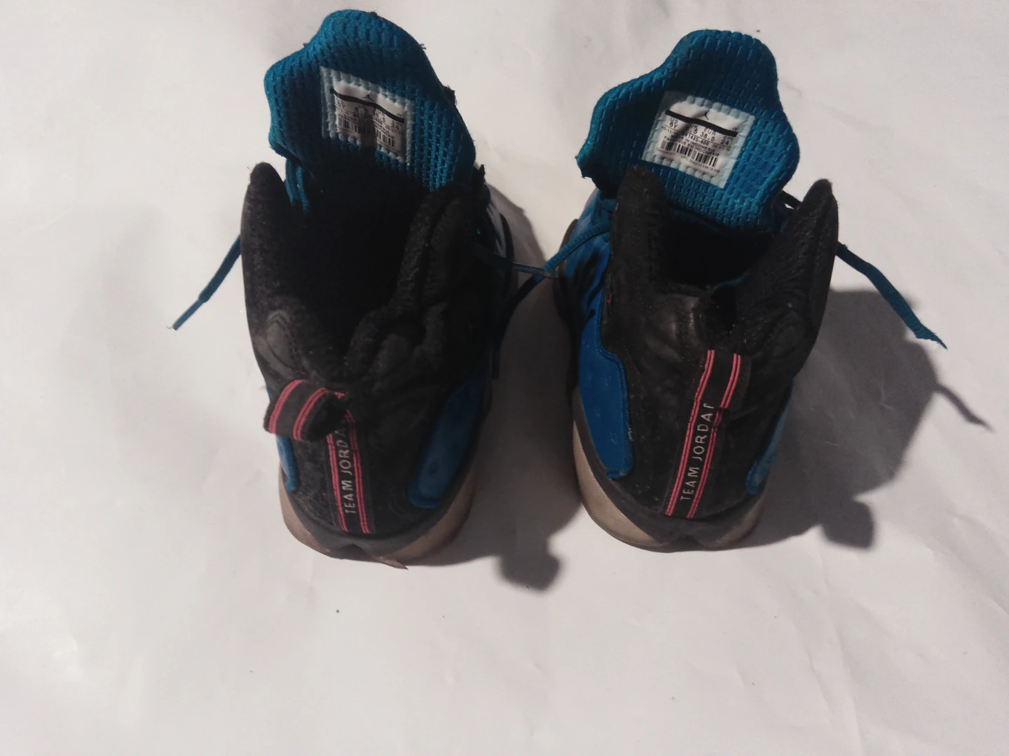 Jordan Basketball Shoes size 6y - photo 5